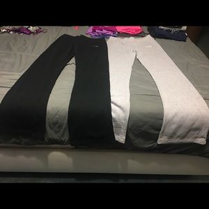 2 pairs North Face sweatpants